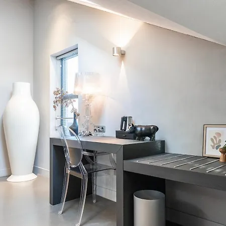 Guest house Stylish Near Spots And A Shared Kitchen Oss
