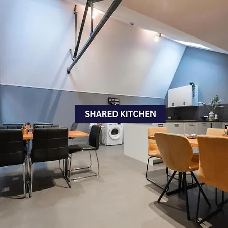 Guest house Stylish Near Spots And A Shared Kitchen Oss