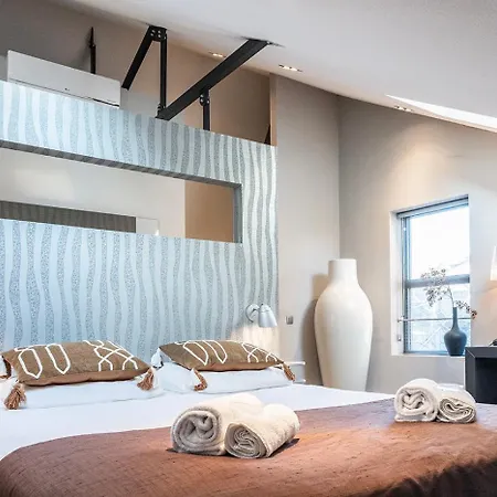 Stylish Near Spots And A Shared Kitchen Pensión